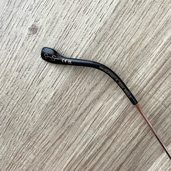 Jessica Simpson Retro Metal Round Sunglasses - Picture 6 of 6